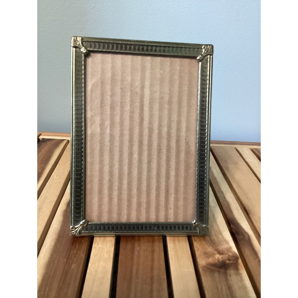 Vintage Brass Picture Frame Gold Tone 5x7 Ornate Corner Ribbed Tabletop Decor